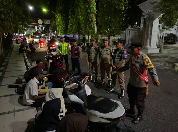 Polres Sibolga Laksanakan Patroli Gabungan dan Imbau Warga Tidak Takut Aksi Premanisme