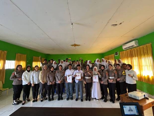  Polwan Polres Morowali Gelar Sosialisasi Rise And Speak Tentang PPA dan TPPO di MAN Morowali