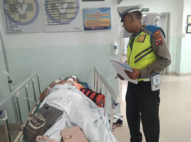  Polres Simalungun Tangani Kecelakaan Beruntun Truk Tabrak Minibus dan Rumah Warga, 7 Korban Luka Ringan