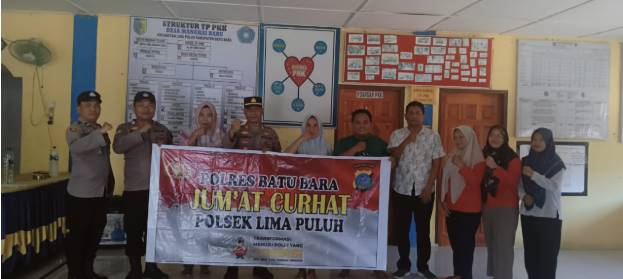  Polsek Lima Puluh Gelar “Jumat Curhat” Dengarkan Keluhan Warga