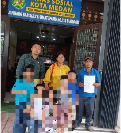  Diduga Jadi Korban Penganiayaan, Korban bersama PH Lapor Polisi dan Datangi Dinsos Kota Medan