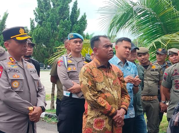  Massa Sampaikan 25 Tuntutan, Bupati Sergai Apresiasi Aksi Damai