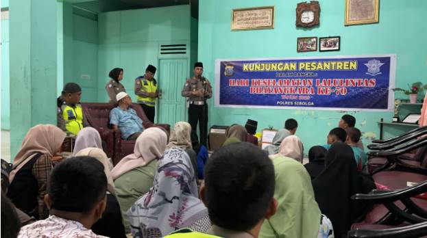  Satlantas Polres Sibolga Gelar Polantas Menyapa dan Kunjungi Pesantren Peringati Maulid Nabi Muhammad SAW Tahun 1447 H
