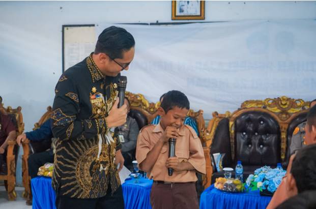 Layaknya Seorang Ayah, Rico Waas Beri Motivasi Kepada Siswa Untuk Menggapai Cita-Cita dan Menjauhi Narkoba
