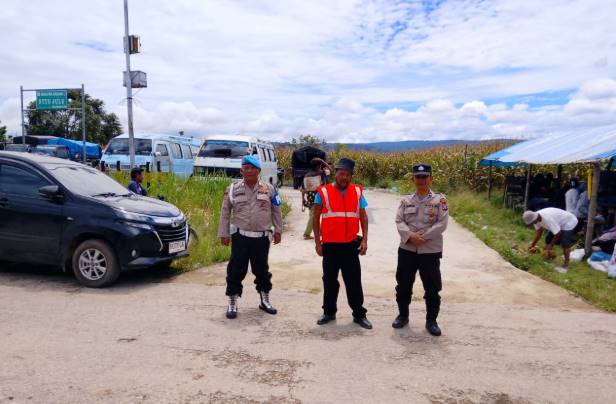  Pastikan Pasar Tradisional/Pekan Onan Kondusif Polsek Salak Laksanakan Patroli Dialogis