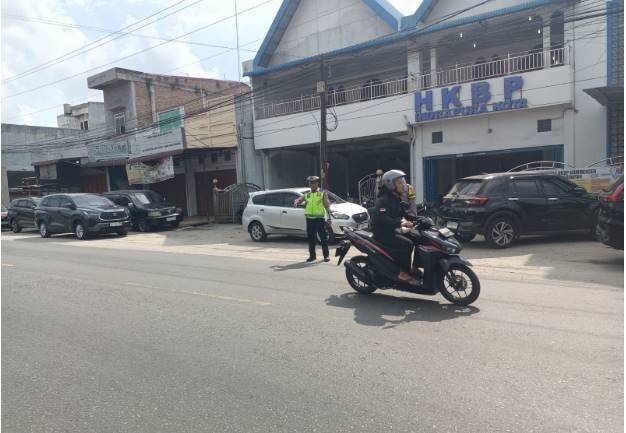  Polres Batubara Siap Amankan Ibadah Minggu, Personil Satlantas Laksanakan Patroli
