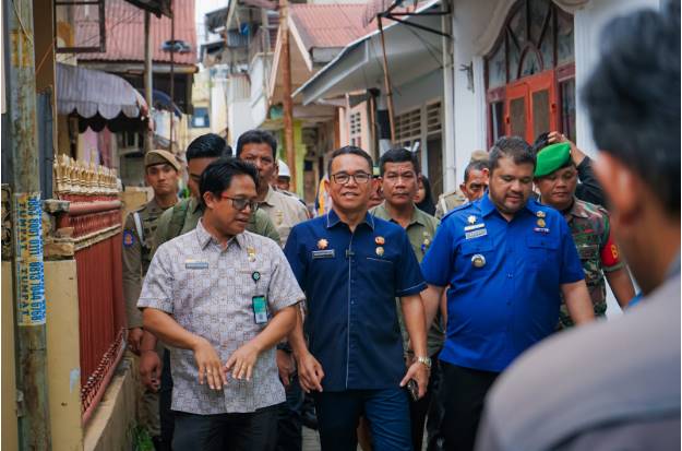  Wakil Wali Kota Medan Tinjau Pengerjaan Paving Block, Pastikan Jalan Gang Lebih Aman dan Nyaman Dilalui Masyarakat
