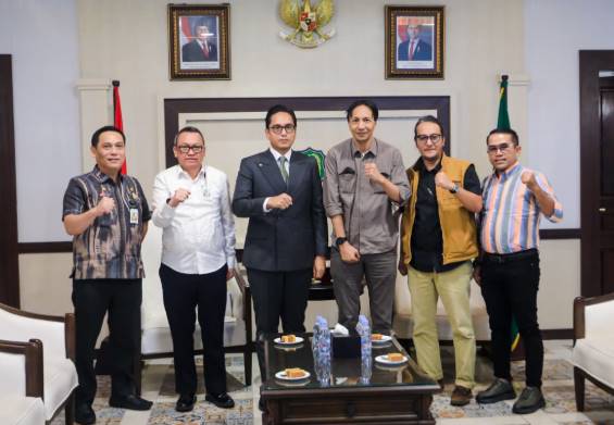  Terima Silaturahmi Redaksi Harian Waspada, Rico Waas Paparkan Program Sapa Warga Atasi Langsung Permasalahan