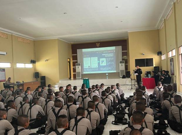  Kabid Humas Polda Sumut Tanamkan Nilai Kehumasan Pada Siswa SPN Hinai