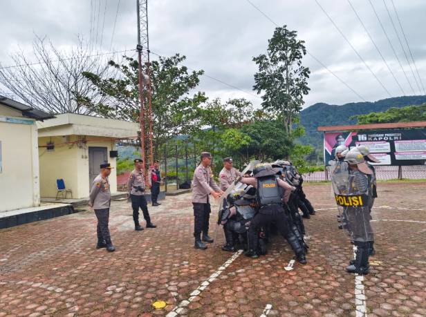  Kapolres Pakpak Bharat Pimpin Latihan Dalmas