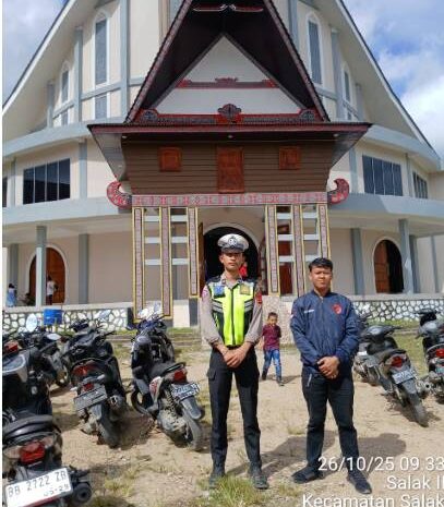 Laksanakan Patroli Mobile, Polres Pakpak Bharat dan Polsek Jajaran PAM Ibadah Minggu di Gereja