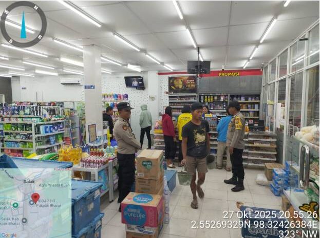  Polsek Salak dan Polsek Sukaramai Jaga Kamtibmas Melalui Patroli Dialogis/Tatap Muka Dengan Masyarakat