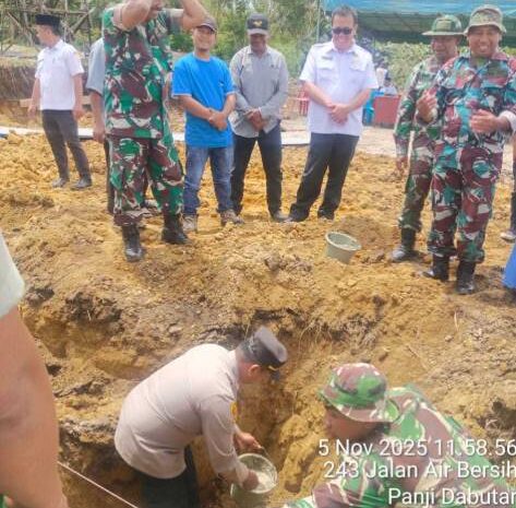  Kapolsek Sukaramai dan Bhabinkamtibmas Hadiri Peletakan Batu Pertama Koperasi Merah Putih