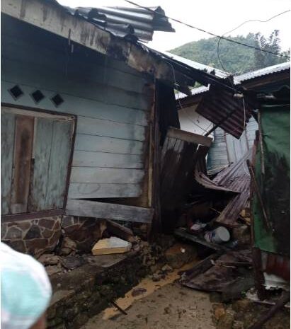  Tanah Longsor di Sibolga Utara, Dua Rumah Semi Permanen Rusak Berat