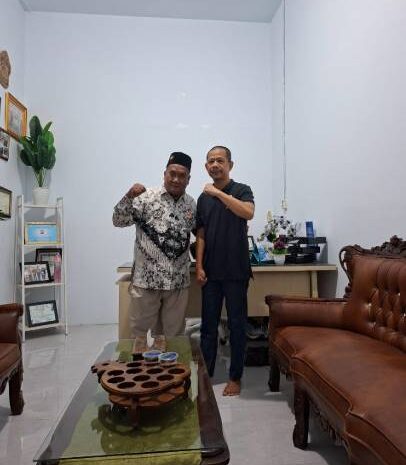  Hari Guru Nasional Ke-80, Pak Guru Barpul Doakan Kesembuhan Sahabatnya Chairum Lubis