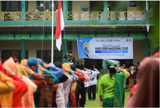  Pimpin Upacara Hari Guru di Tempatnya Bersekolah Dulu, Rico Waas: Tanpa Guru Saya Tidak Bisa Berdiri di Sini
