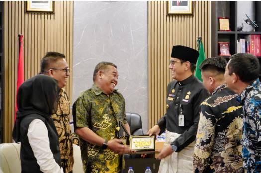  Tak Hanya Bahas Permasalahan Warga, Rico Waas Ajak Forum Pemerhati Sukseskan Program Prioritas Pusat di Medan