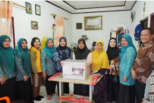  Desa Juara UP2K Terima Bantuan Peralatan Usaha Dari TP PKK Asahan