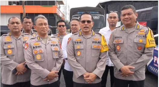  Polda Sumut Kirim Bantuan Kemanusiaan Untuk Warga Aceh Tamiang Yang Terisolir Banjir