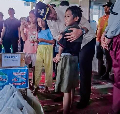  Rico Waas Tinjau Warga Terdampak Banjir di Harjosari II, Pastikan Kebutuhan Pengungsi Terpenuhi