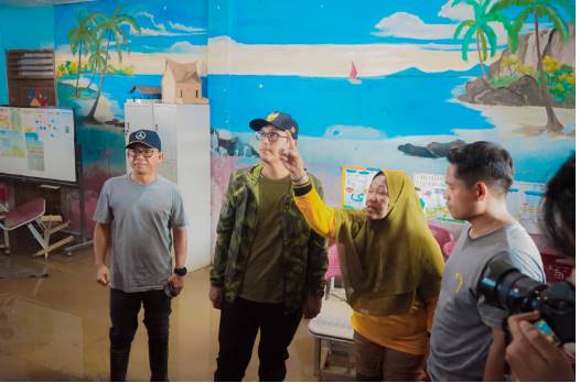  Wali Kota & Wakil Wali Kota Medan Tinjau SDN 066429 Yang Masih Terendam Banjir, Perbaikan Sekolah dan Drainase Akan Segera Dilakukan