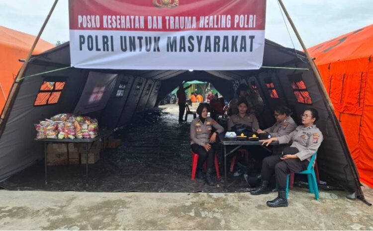  Polri Hadir Ringankan Beban Warga Terdampak Banjir di Tanjung Pura