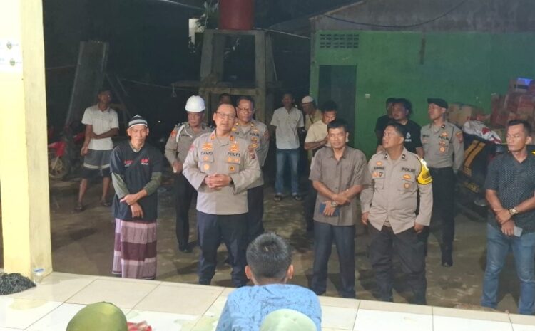  Kapolres Langkat Salurkan Bantuan Sosial Kepada Warga Terdampak Banjir di Pangkalan Brandan