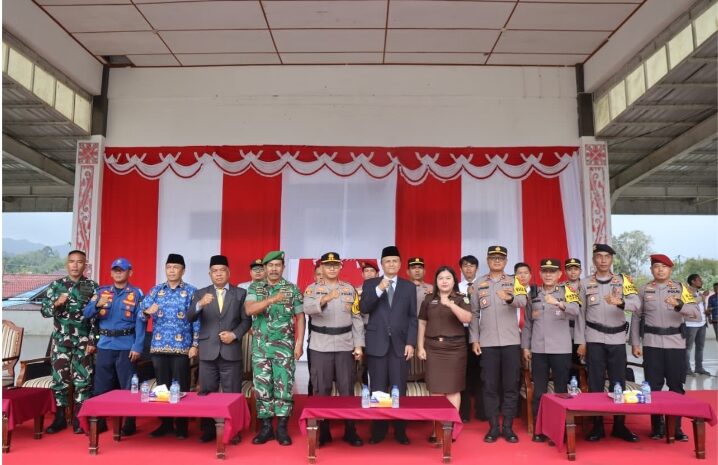  Kapolres Pakpak Bharat Pimpin Apel Gelar Pasukan Ops Lilin Toba Amankan Natal 2025 dan Tahun Baru 2026