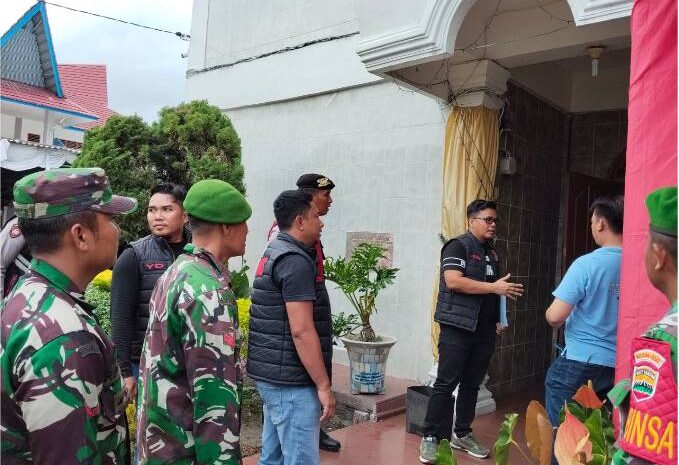  Jelang Natal, Kanit Jatanras Polres Simalungun Pimpin Sterilisasi Gereja HKBP Perumnas Batu Onom