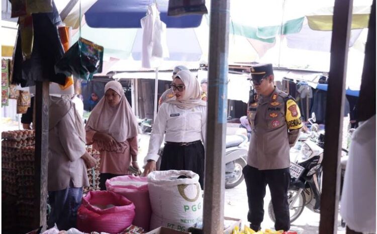  Jelang Nataru, Polres Morowali Bersama Instansi Terkait Laksanakan Pengawasan di Pasar Tradisional Bungku