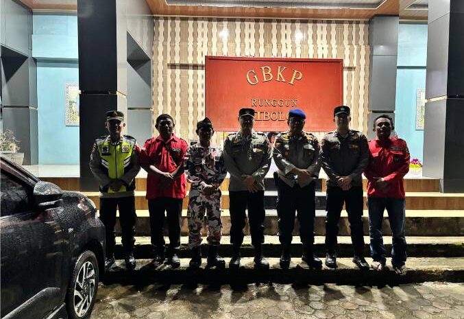  Polres Sibolga Kawal Ibadah Malam Natal 2025, Kota Sibolga Berjalan Aman dan Kondusif