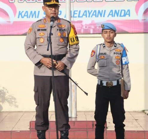  Kapolres Pakpak Bharat Pimpin Apel Pengamanan Perayaan Natal di Gereja