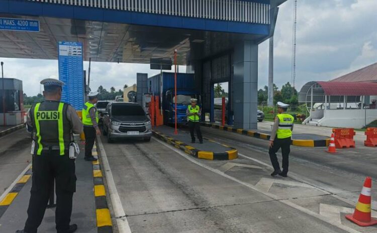  Pengecekan Arus Lalu Lintas di Pintu Gerbang Tol Lima Puluh, Satlantas Polres Batubara Siap Amankan Nataru