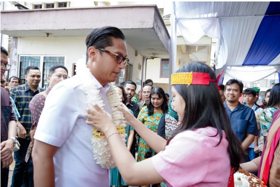  Safari Natal di Gereja Katolik Paroki Santo Antonius Dari Padua, Wali Kota Ajak Warga Saling Menguatkan dan Memulihkan Medan Pasca Banjir