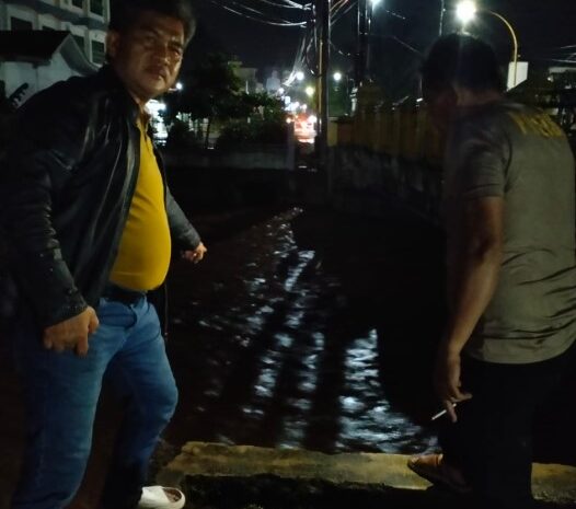  Hujan Dari Siang, Sungai Aek Doras Sibolga Julu Meluap Sampai Kejalan Raya