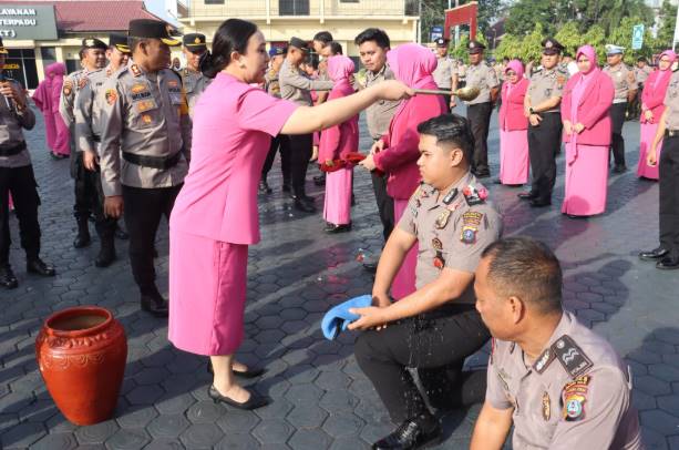  26 Personel Polres Tanjungbalai Terima Kenaikan Pangkat di Awal Tahun 2026