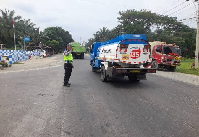  Polres Batubara Lakukan Pengaturan Lalu Lintas, Cegah Kemacetan dan Kecelakaan