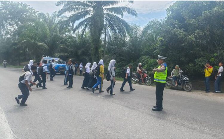  Satlantas Polres Batubara Turun Ke Jalan, Atur Arus Lalu Lintas di Batubara