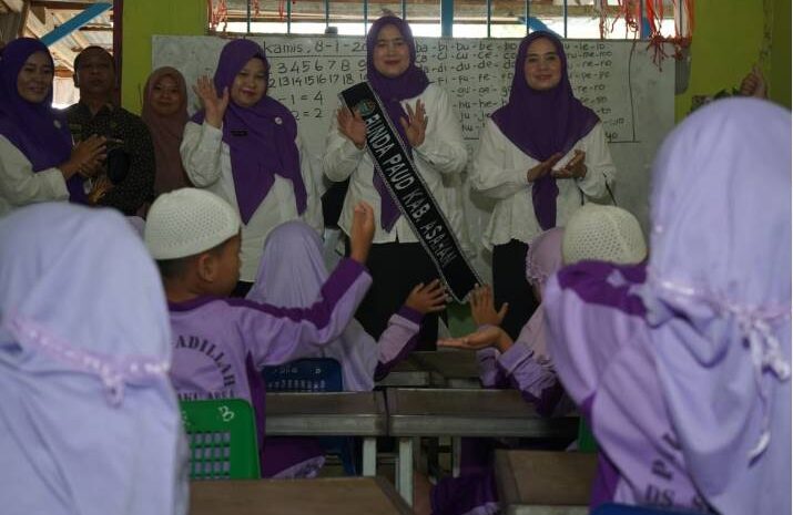  Bunda PAUD Sekaligus Ketua TP Posyandu Kabupaten Asahan Lakukan Kunjungan Kerja ke PAUD dan Posyandu