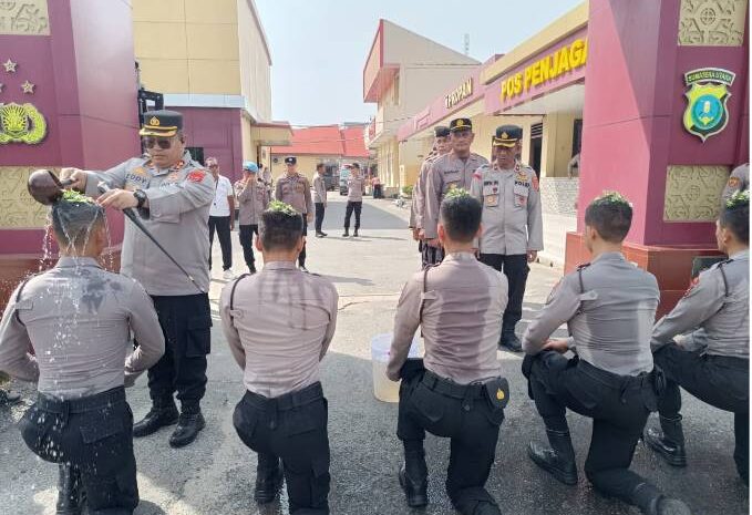  Polres Sibolga Gelar Tradisi Penyambutan Bintara Remaja, Tanamkan Jiwa Korsa Sejak Dini