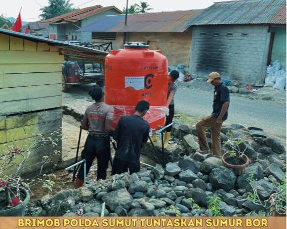  Brimob Polda Sumut Tuntaskan Sumur Bor dan Distribusi Air Bersih bagi Warga Hutabalang Pasca Bencana