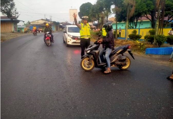  Sat Lantas Polres Batubara Laksanakan Pengaturan Pagi di Depan SMPN 1