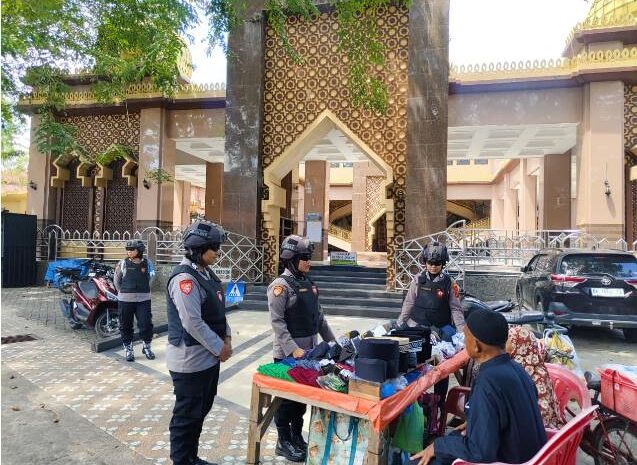  Polwan Polres Sibolga Gelar Patroli Srikandi Putri Runduk, Jamin Keamanan Saat Sholat Jumat