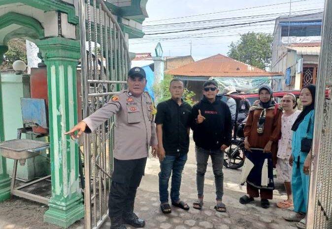  Polsek Medang Deras Amankan Ibadah Sholat Jum’at di Masjid Raudhatul Muslimin Pangkalan Dode