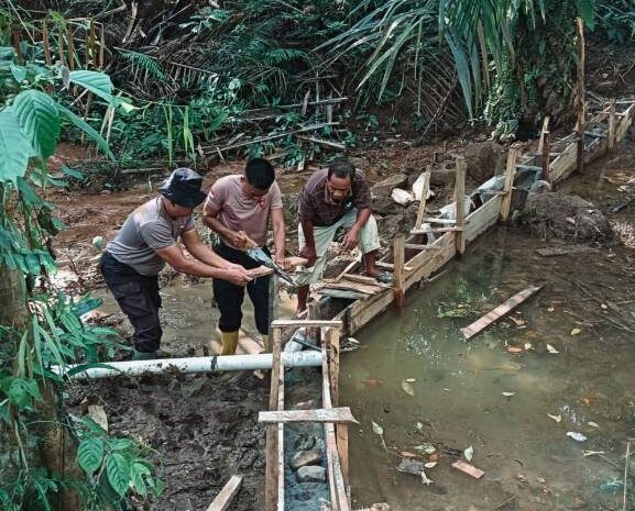  Dari Puing Menjadi Doa: Polda Sumut Menjahit Kembali Harapan Warga Batang Toru