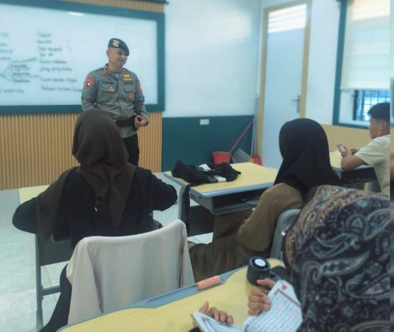  Menumbuhkan Karakter Religius Sejak Dini, Brimob Hadir Dampingi Siswa SMA Kemala Bhayangkari 1 Medan