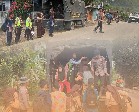  Brimob Sumut Antar Anak Sekolah di Garoga Pasca Bencana
