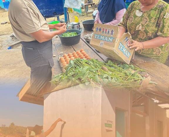  Brimob Batalyon C Hadirkan Dapur Lapangan dan Bantu Perbaikan Huntara di Batang Toru