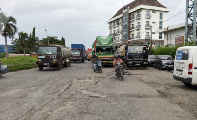  PT Pelindo dan Pemko Medan Jangan Jadi Penonton Melihat Jalan Pelabuhan Raya Yang Hancur
