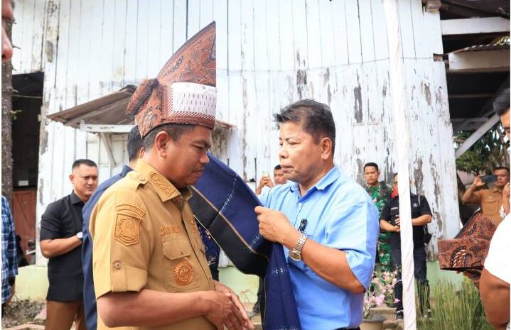  Bupati Sergai Hadiri Serah Terima Bantuan Pupuk Program FPKM PT Cinta Raja